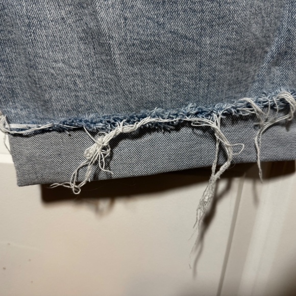 Capris Denim Distressed Size 16 Maurices - Picture 3 of 8